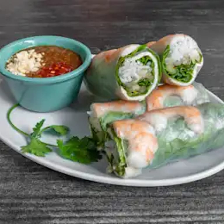 Fresh Vietnamese Goi Cuon Rolls